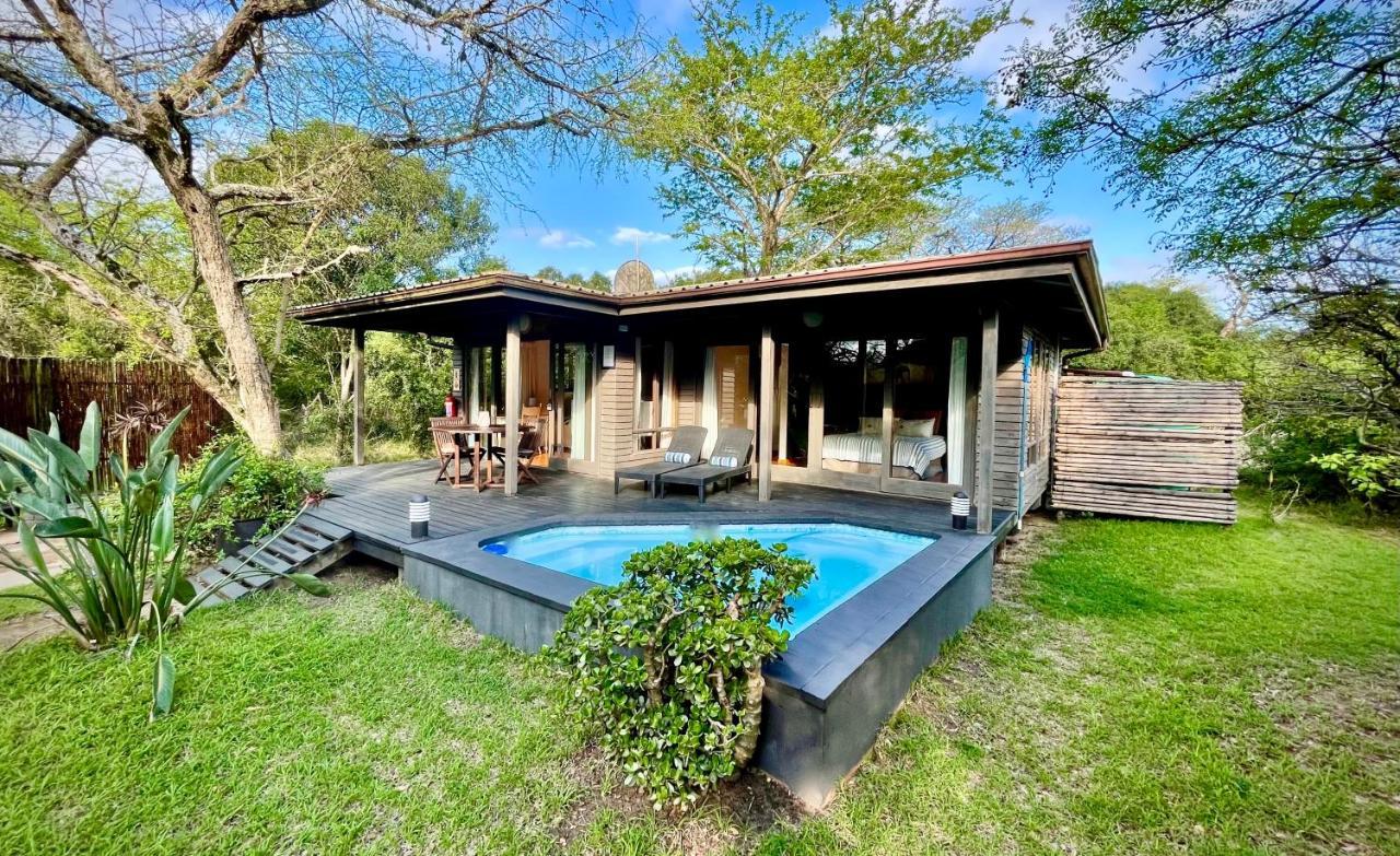 Imani Bush House & Silver Sky Chalet ฮลูฮลูเว ภายนอก รูปภาพ